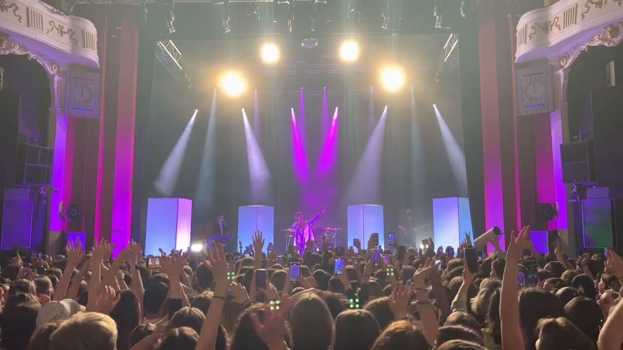 Live Lighting Videos cover